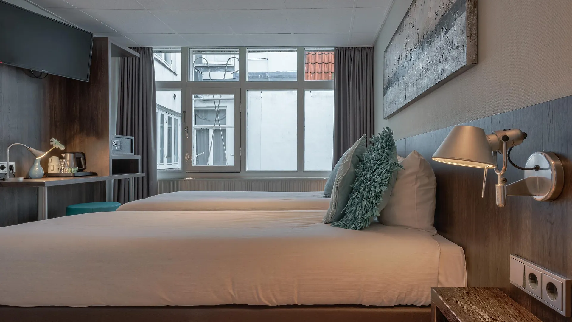 ***  אמסטרדם Hotel Damsquare הולנד
